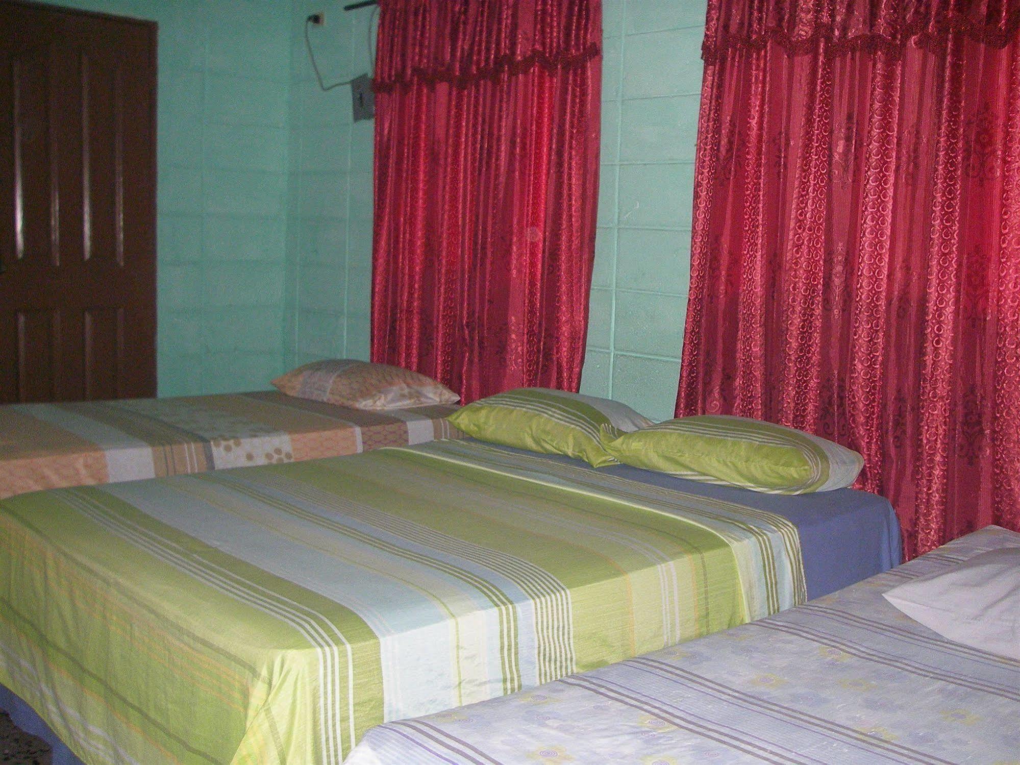 Guesthouse Dos Molinos B&B ซานเปโดร ซูลา ภายนอก รูปภาพ
